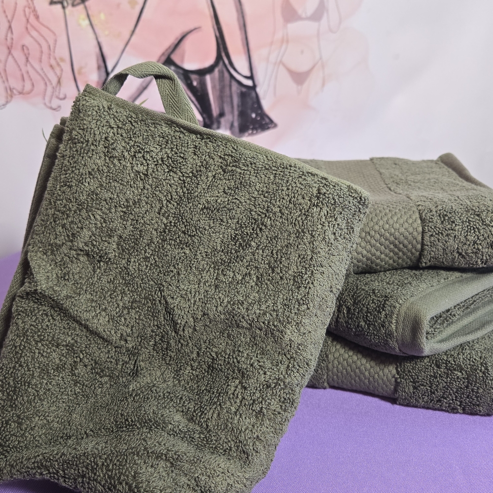 Threshold Olive Green Hand Towels